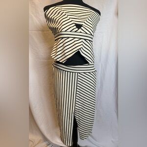 BARDOT skirt and top ( bustier ) set. Size Medium in Blackk and White.